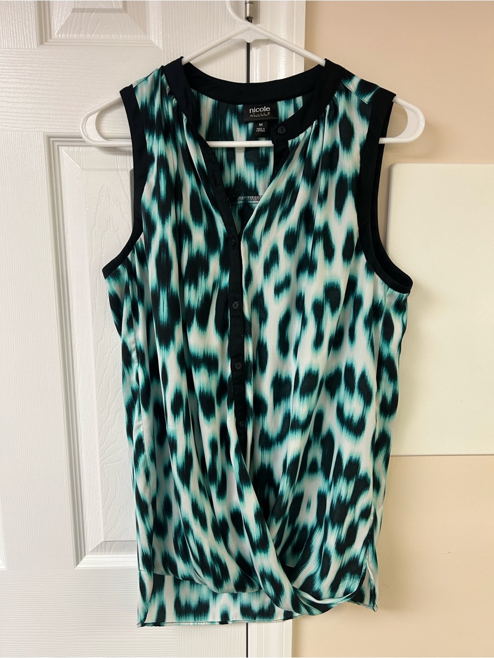 Nicole Miller Womens V-Neck Button Up Sleeveless Wrap Top Cheetah